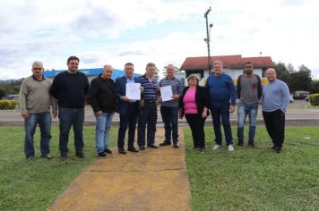 Ofício entregue ao Deputado Valdecir de Oliveira para solicitar a reposição do controlador de velocidade na RSC 287