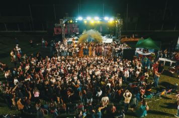 Natal Luz e Encanto reúne comunidade no Centro Desportivo Municipal