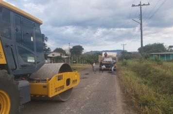 OBRAS│EQUIPE TRABALHA NA MANUTENÇÃO DAS ESTRADAS