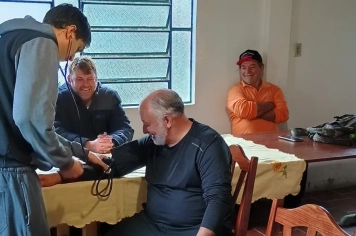 Moradores de Aterrado recebem atendimento da saúde