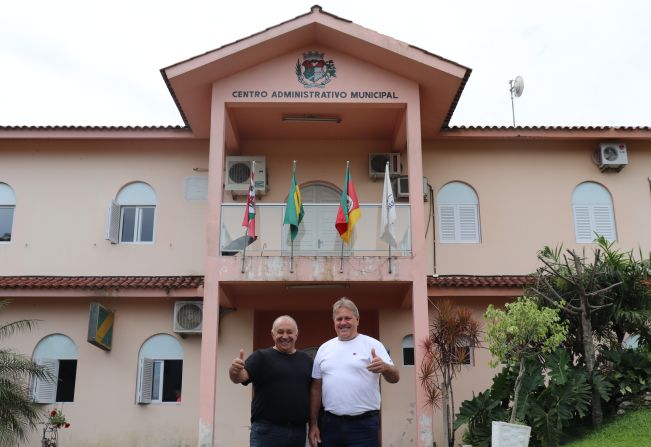 Vice-prefeito Larri Schoenfeld assume interinamente a Prefeitura