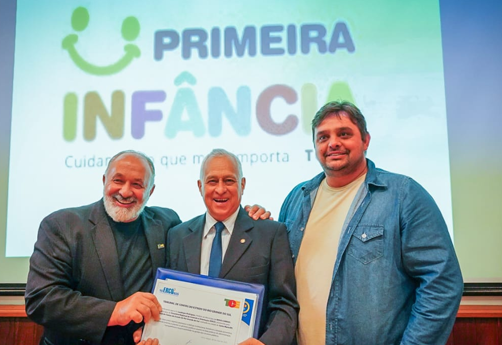 Executivo de Novo Cabrais firma compromisso com a Primeira Infância durante evento do TCE-RS