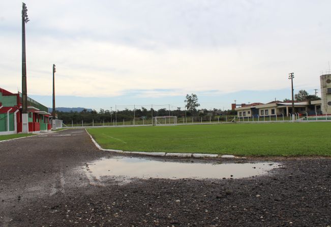 Devido à chuva, semifinal do Campeonato de Futebol Sete é adiada