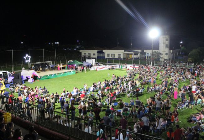 Natal Luz e Encanto atrai público de 2 mil para o Centro Desportivo Municipal