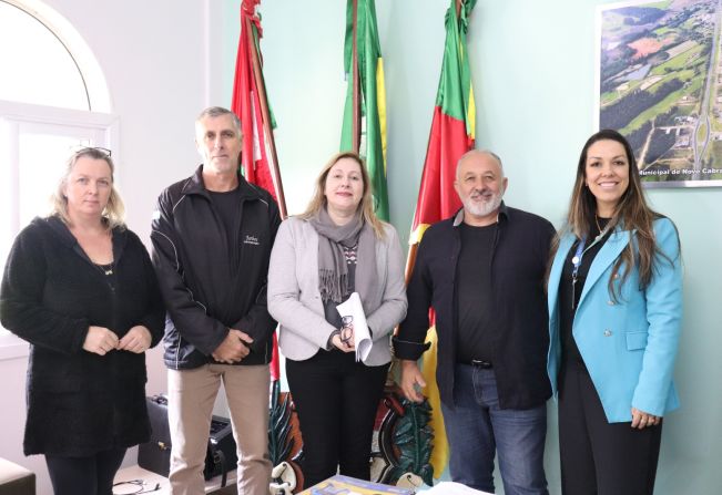 Visita da Nova Gerente Geral do Banrisul ao Gabinete do Prefeito de Novo Cabrais
