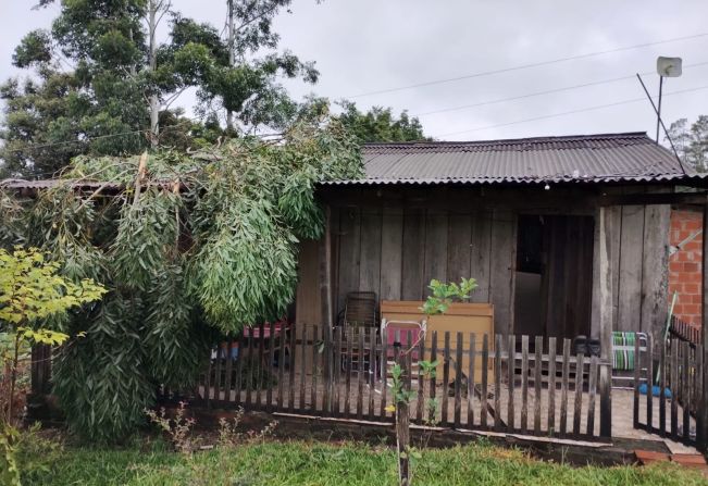 Prefeitura realiza força-tarefa para recuperar estragos do temporal